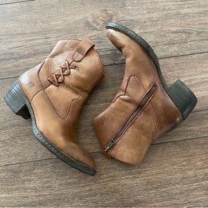 BORN Boots Karin Women’s Brown Leather Ankle Bootie Size 6.5 / 37